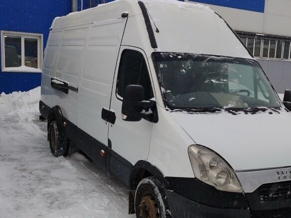 2012 Iveco Daily, белый, 1100000 рублей - вид 4