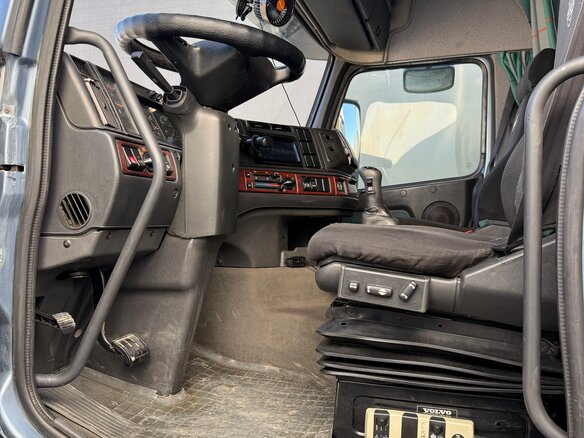 2000 Volvo FH, серебристый, 3000000 рублей - вид 13