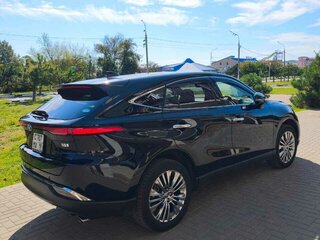 2021 Toyota Harrier IV (XU80), чёрный, 4450000 рублей, вид 4
