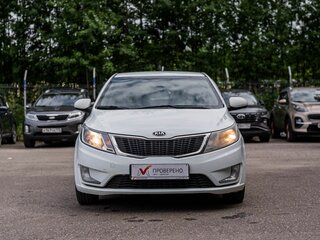 2015 Kia Rio 6-speed III, белый, 744000 рублей, вид 3
