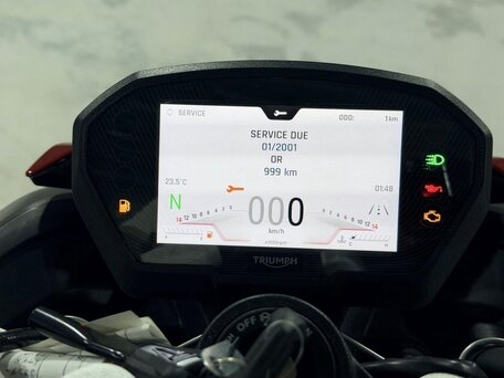 2023 Triumph Street Triple, красный, 1370000 рублей, вид 3