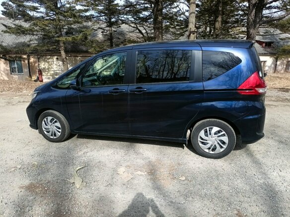 2021 Honda Freed II Рестайлинг, синий, 1750000 рублей - вид 4
