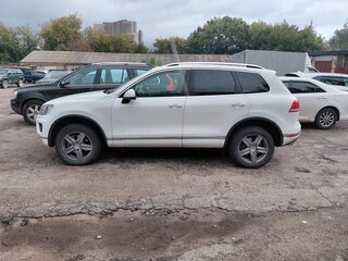 2015 Volkswagen Touareg II Рестайлинг, белый, 2400000 рублей, вид 2