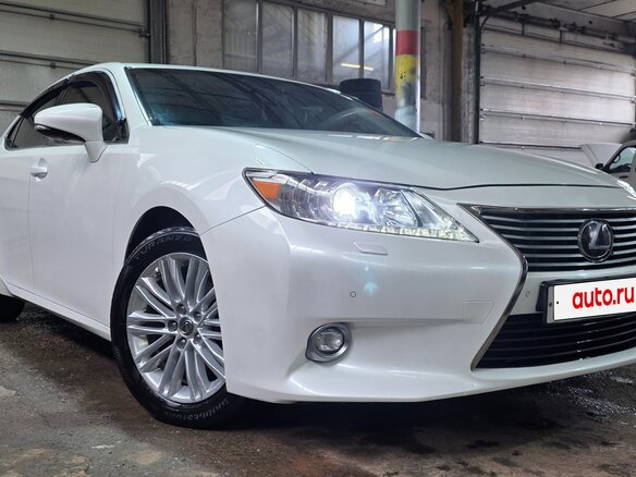 2014 Lexus ES 250 VI, белый, 2390000 рублей
