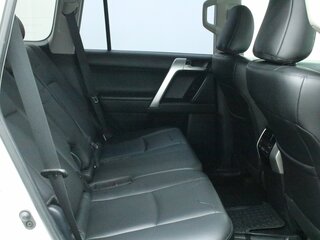 2020 Toyota Land Cruiser Prado 150 Series Рестайлинг 3, белый, 5950000 рублей, вид 4