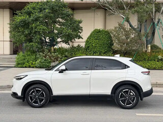 2023 Honda Vezel II, белый, 2070000 рублей, вид 4