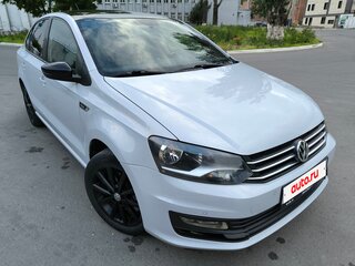 2018 Volkswagen Polo V Рестайлинг, белый, 980000 рублей, вид 1