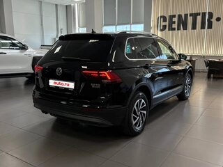 2017 Volkswagen Tiguan II, чёрный, 2250000 рублей, вид 5
