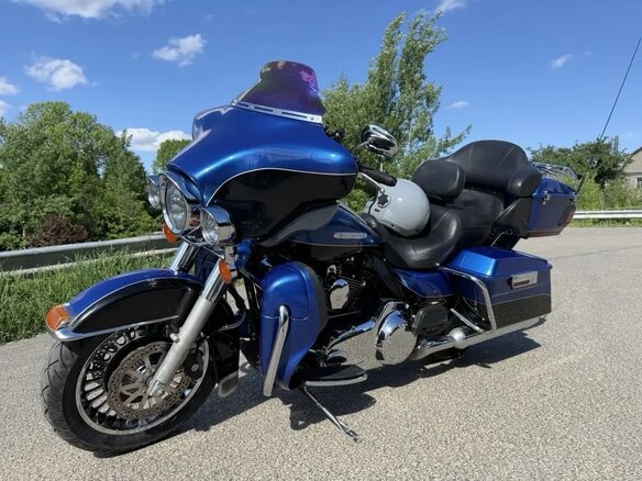 2010 Harley-Davidson Electra Glide, синий, 800000 рублей - вид 6
