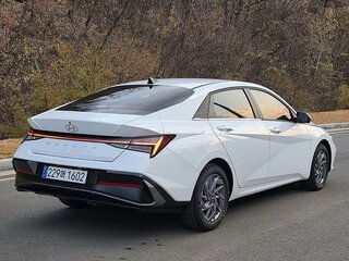 2023 Hyundai Avante VII, белый, 1990000 рублей, вид 3