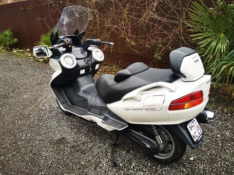 2007 Suzuki Burgman (SkyWave) 650, белый, 420000 рублей, вид 2