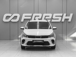 2021 Kia Rio X IV Рестайлинг, белый, 1720000 рублей, вид 3