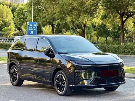 2025 Toyota bZ3X 58.3 kWh, чёрный, 2353000 рублей, вид 3