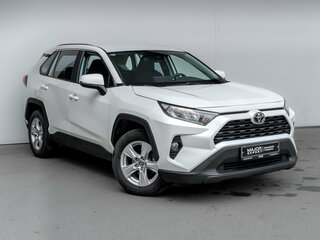 2021 Toyota RAV4 V (XA50), белый, 2700000 рублей, вид 3