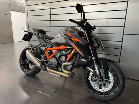 2024 KTM 1390 Super Duke R Evo, чёрный, 2500000 рублей, вид 3