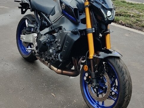 2021 Yamaha MT-09 (FZ-09), серый, 1150000 рублей - вид 2
