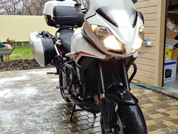 2013 Triumph Tiger 1050, белый - вид 2