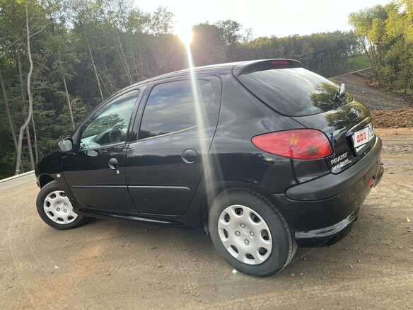 2008 Peugeot 206, чёрный, 400000 рублей - вид 2