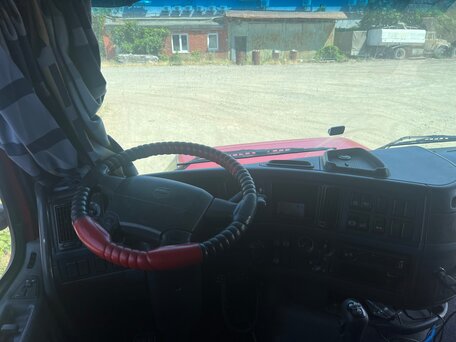 2007 Volvo FH, красный, 5500000 рублей, вид 5