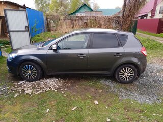 2010 Kia Ceed I Рестайлинг, серебристый, 600000 рублей, вид 4