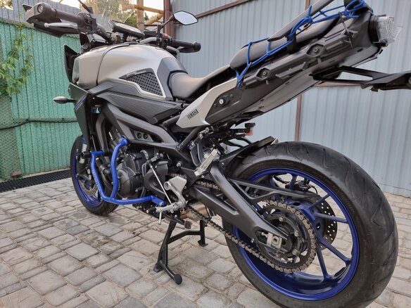 2017 Yamaha MT-09 Tracer (FJ-09), серебристый, 920000 рублей - вид 3