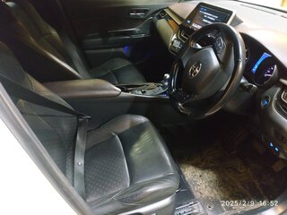2017 Toyota C-HR I, белый, 2100000 рублей, вид 4