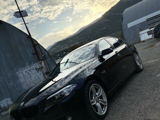 2013 BMW 5 серии 528i VI (F10/F11/F07), чёрный, 2350000 рублей, вид 2