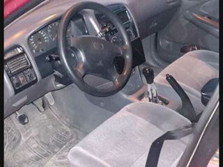 1999 Toyota Avensis I, красный, 350000 рублей, вид 3