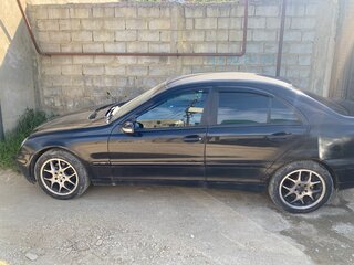 2001 Mercedes-Benz C-Класс 200 II (W203), чёрный, 530000 рублей, вид 3