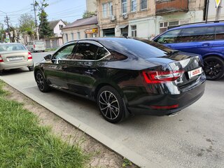 2016 Skoda Superb III, чёрный, 2400000 рублей, вид 4