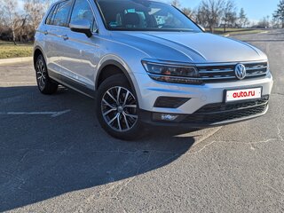 2019 Volkswagen Tiguan II, серебристый, 2249978 рублей, вид 2
