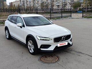 2019 Volvo V60 Cross Country II, белый, 2950000 рублей, вид 3