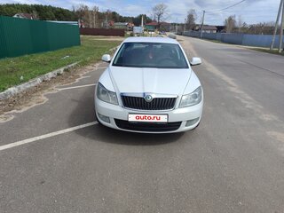 2012 Skoda Octavia II (A5) Рестайлинг, белый, 890000 рублей, вид 1