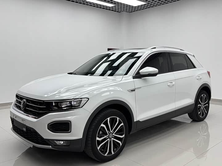 Открыть фотографии: Volkswagen T-Roc I (China Market)