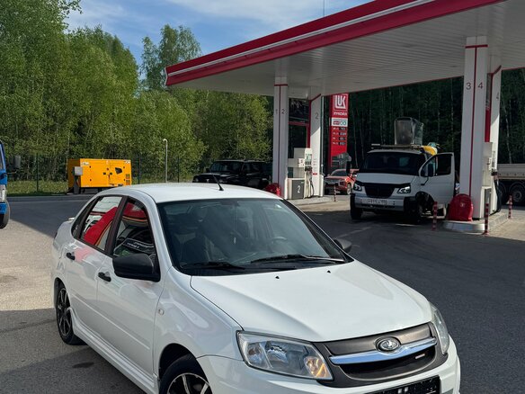2017 Lada (ВАЗ) Granta Sport I, белый, 500000 рублей - вид 5