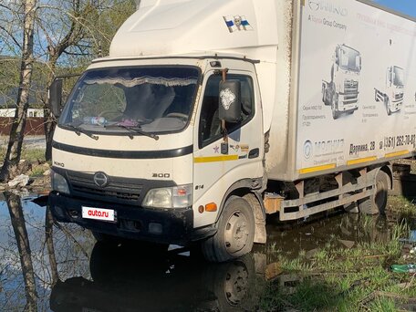 2011 Hino Series 300 (Dutro), белый, 1100000 рублей, вид 2