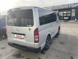 2018 Toyota HiAce H200 Рестайлинг, серебристый, 3799000 рублей, вид 4