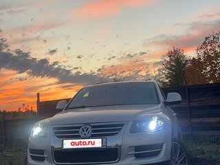 2008 Volkswagen Touareg I Рестайлинг, серебристый, 1000000 рублей, вид 4