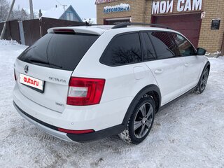 2017 Skoda Octavia Scout III (A7), белый, 1600000 рублей, вид 5