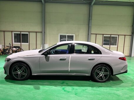 2025 Mercedes-Benz E-Класс 300 VI (W214, S214), серебристый, 9800000 рублей, вид 2