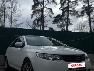 2012 Kia Cerato 6-speed II, белый, 700000 рублей, вид 1