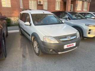 2016 Lada (ВАЗ) Largus Cross I, белый, 780000 рублей, вид 2
