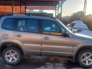 2012 Chevrolet Niva I Рестайлинг, серый, 550000 рублей, вид 3
