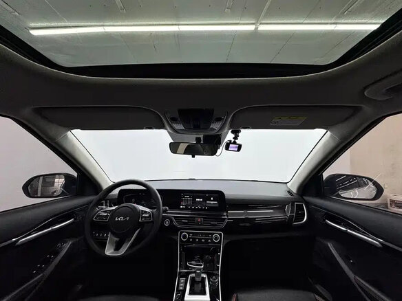 2023 Kia Seltos I Рестайлинг, белый - вид 16