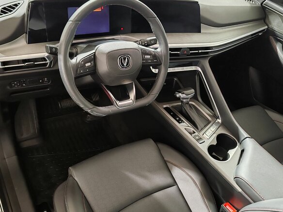 2023 Changan CS35 Plus I Рестайлинг, красный - вид 11