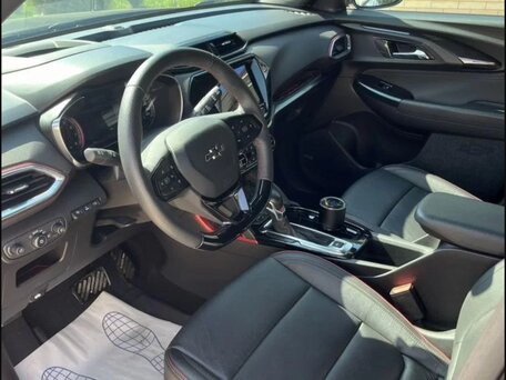 2022 Chevrolet TrailBlazer III, чёрный, 2250000 рублей, вид 5