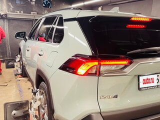 2019 Toyota RAV4 V (XA50), зелёный, 2900000 рублей, вид 3