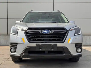 2023 Subaru Forester V Рестайлинг, серебристый, 2670500 рублей, вид 2