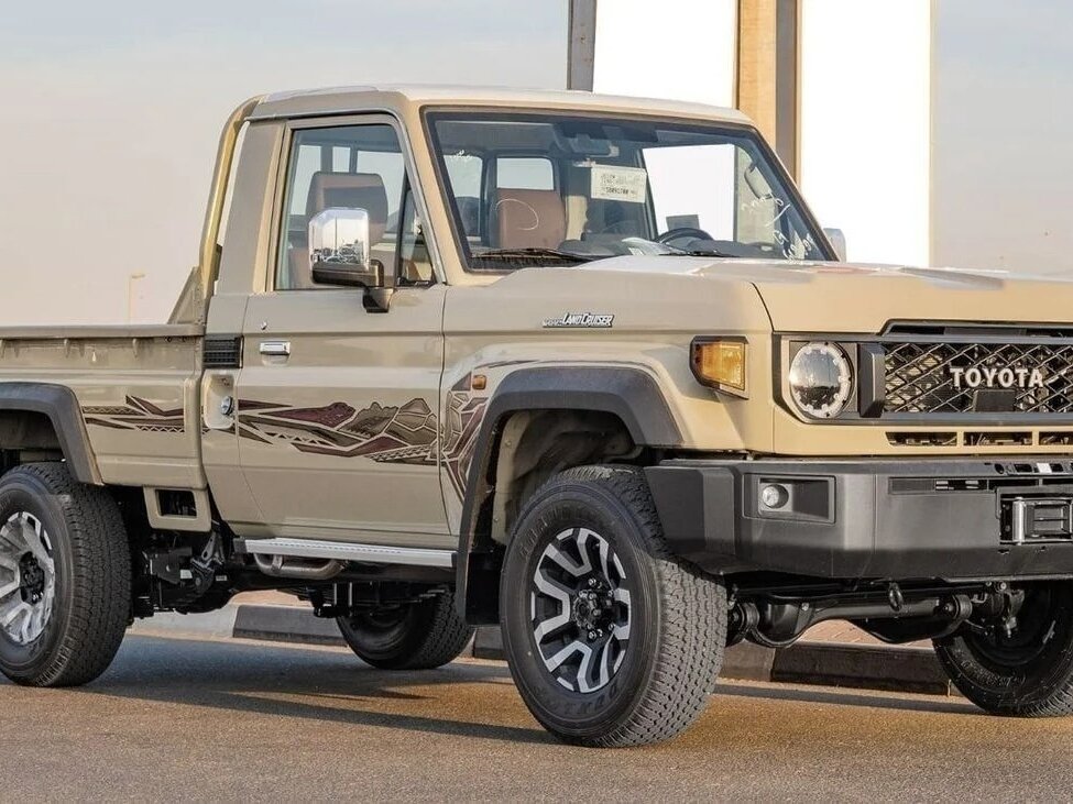 Открыть фотографии: Toyota Land Cruiser 70 Series Рестайлинг 2