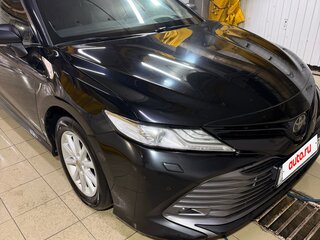 2020 Toyota Camry VIII (XV70), чёрный, 2750000 рублей, вид 2